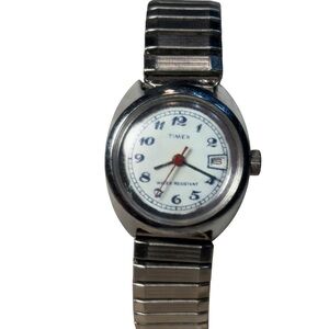 W03 vintage Timex mechanical wind-up watch date window stainless steel band